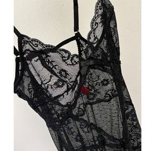 VICTORIA'S SECRET Lace Mini Slip